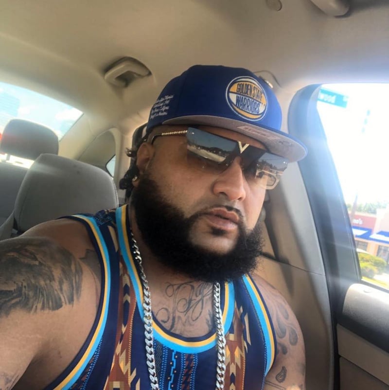 Why was Eddie Sáez shot to death?