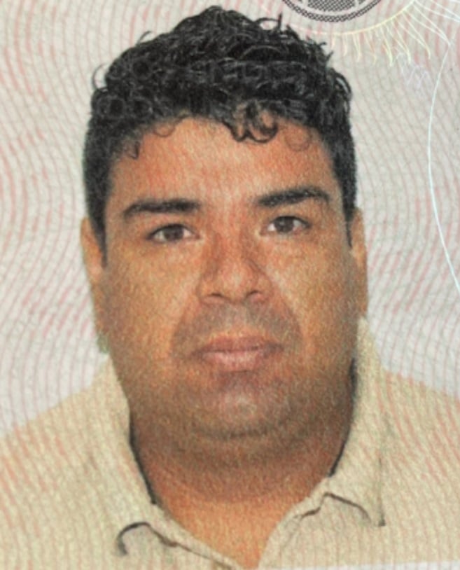Crónica Buscan hispano niña