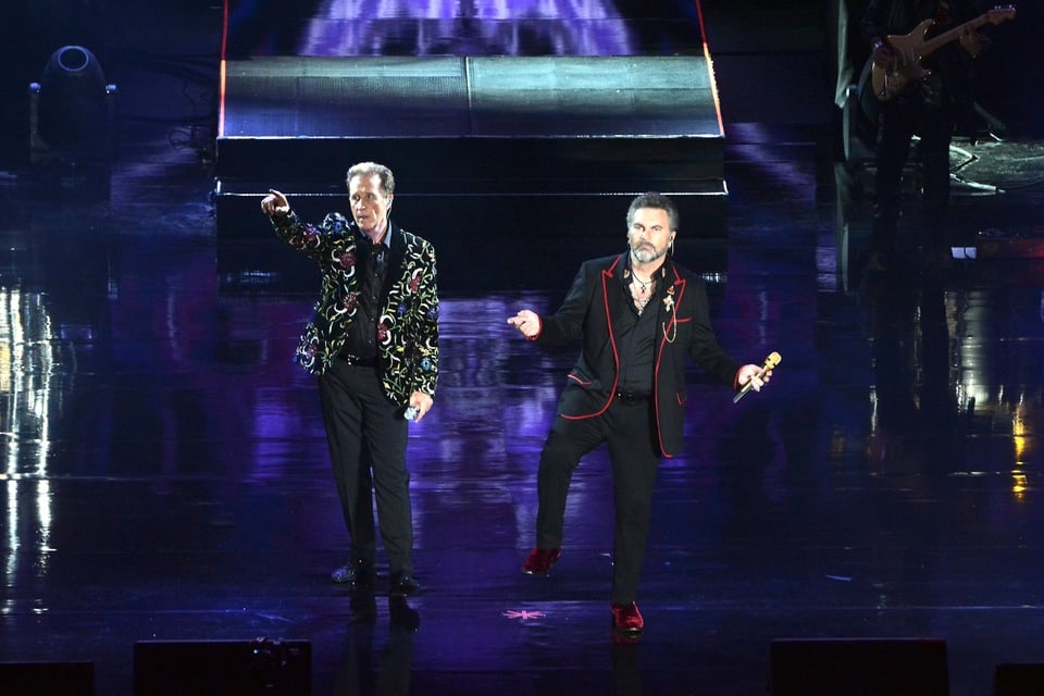 Accidente, Emmanuel, Manuel Mijares, Despierta América, Cantantes