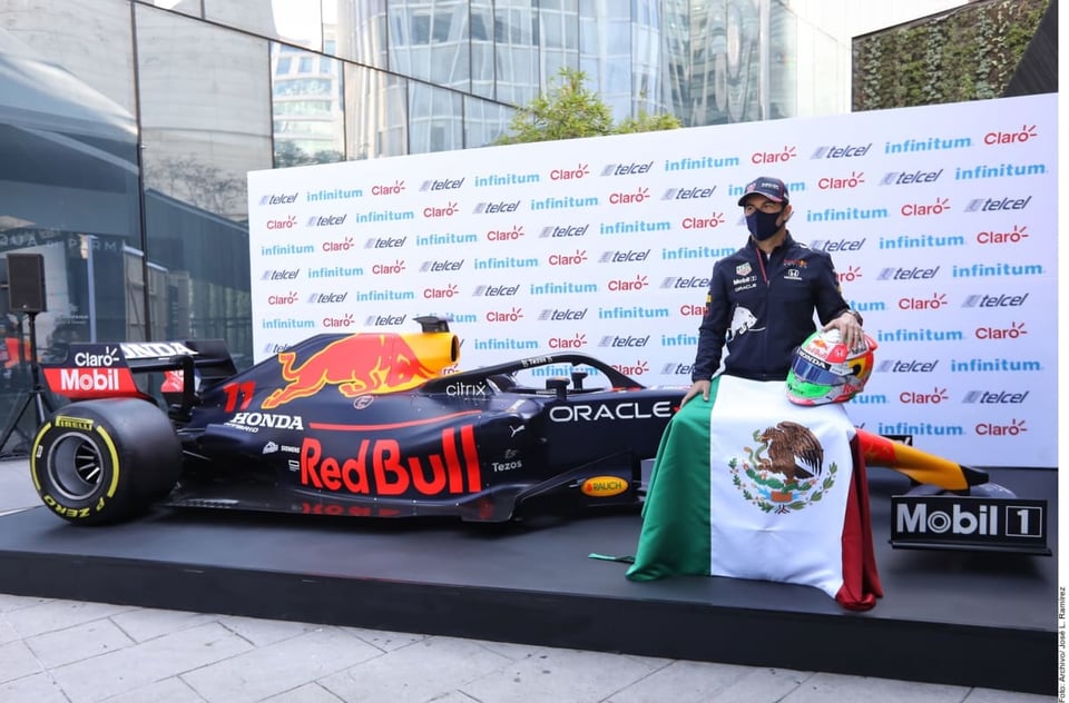 They catch Checo Pérez drunk