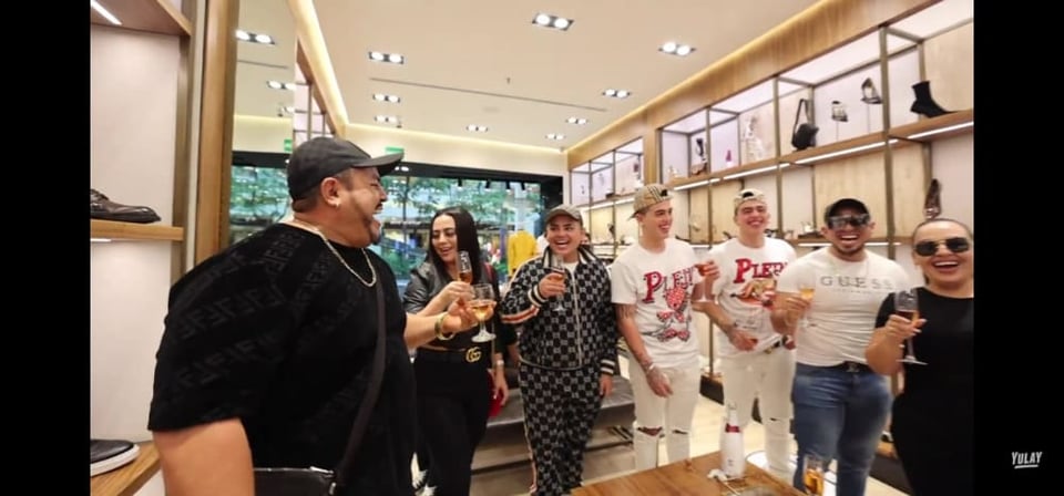 Stores close so that the millionaire family can buy 'comfortably'