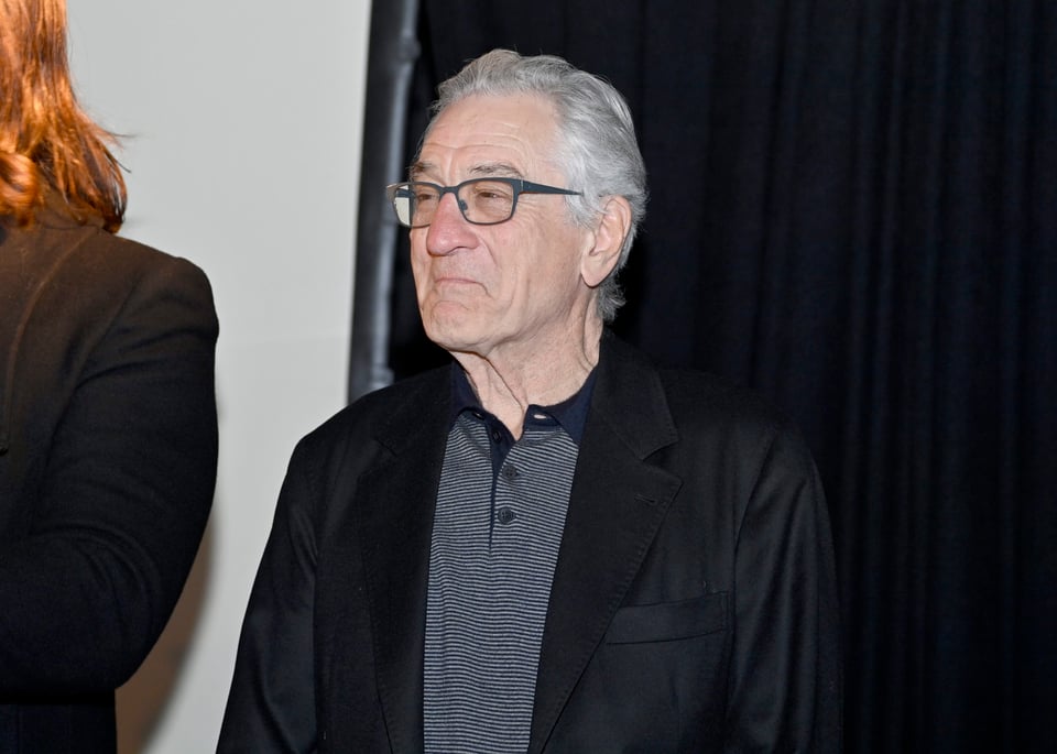 Detienen a mujer tras robar regalos de Navidad de Robert De Niro.