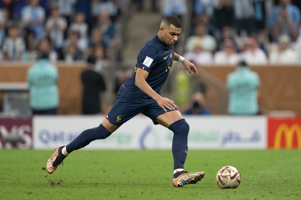 Con tan solo 24 años Kylian Mbappé cuenta con un contrato millonario.
