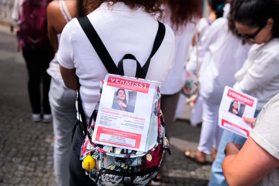 Participantes cargaban con volantes de la desparecida María Fernanda