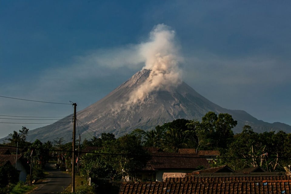 Saldo mortal tras erupción de volcán, Monte Marapi, Indonesia, Sumatra Occidental, Muerte
