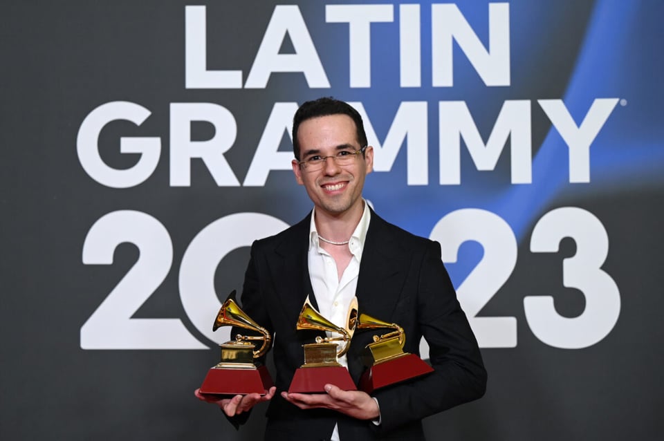 Edgar Barrera, compositor mexicano, productor mexicano, canción Bad Bunny y Grupo Frontera, MundoNOW