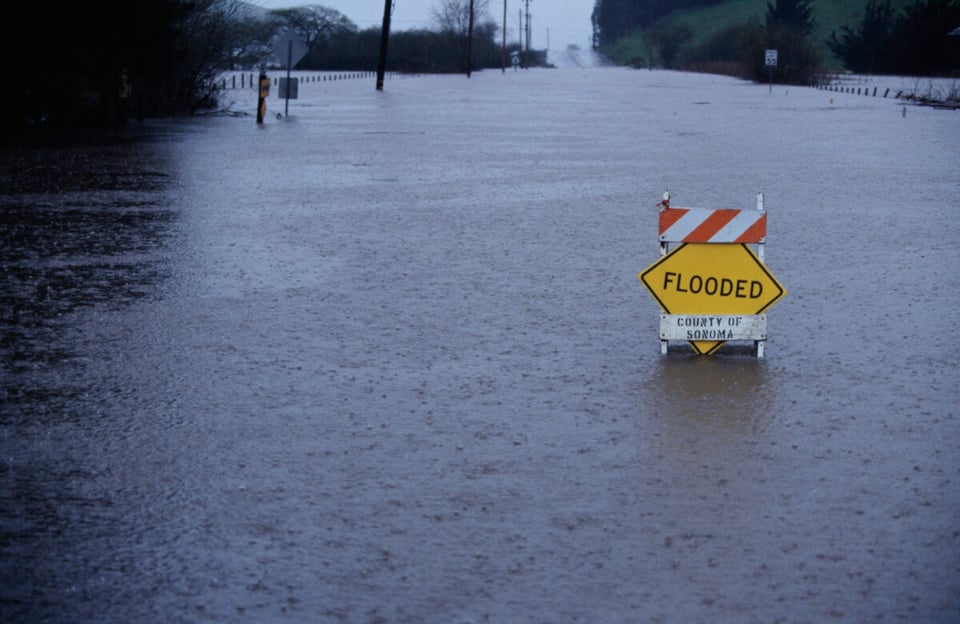 escorrentías rápidas, inundaciones urbanas, atención, comunidades afectadas, mundonow