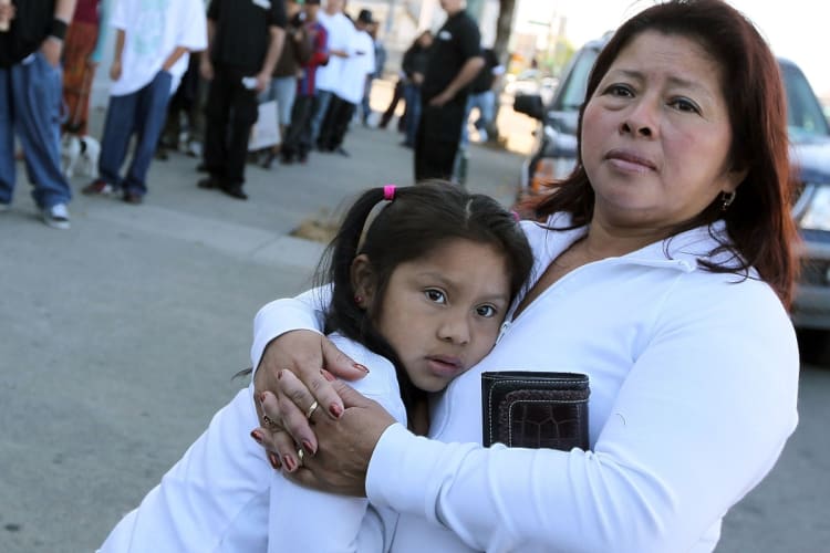 Hispanics in Arizona wait and despair for second aid check
