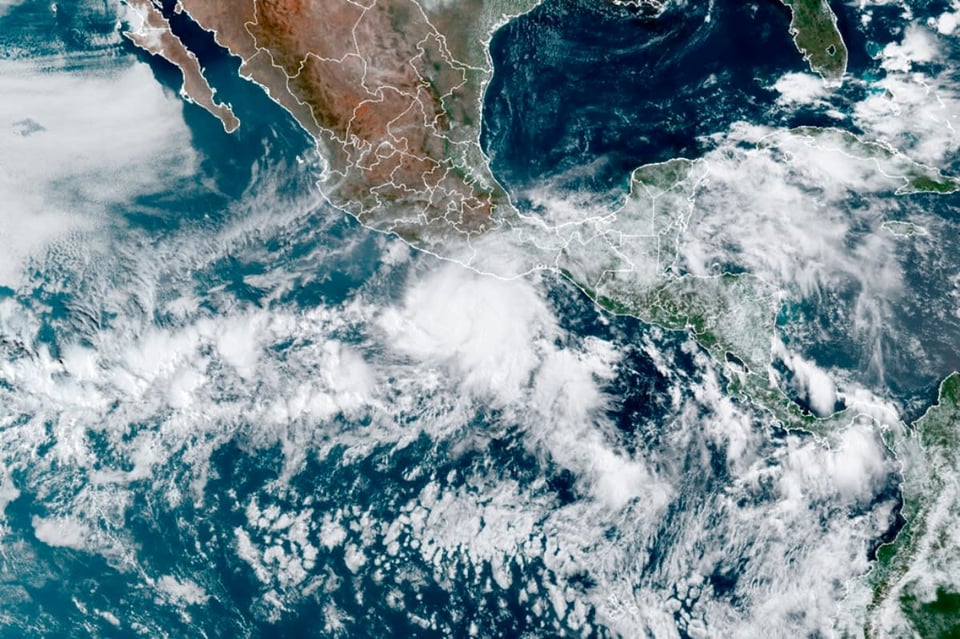 Tormenta Blas depresión Celia