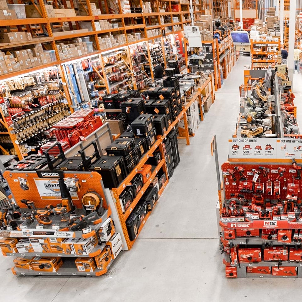 tools, Home Depot, shelves, home maintenance products, MundoNOW, Chronicle: forgot to pay for products