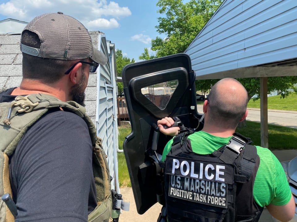 cateo, redada policial, U.S. Marshals, Policía, MundoNOW