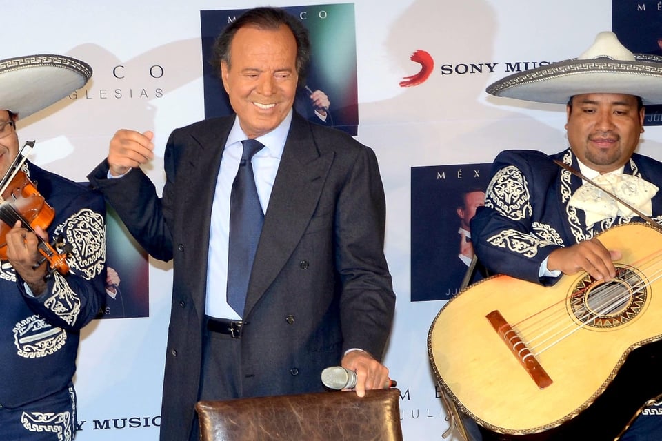 Food seized from Julio Iglesias, Airport, Punta Cana, Dominican Republic, Singer