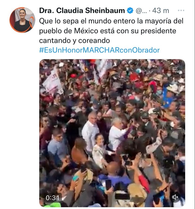 Le llevan auto a AMLO