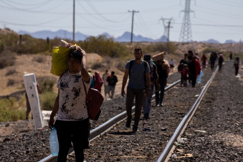 walking, Deception, Abuse, Human Rights, Refuge, MundoNOW