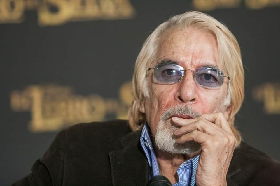 Televisa mourning the death of Enrique Rocha