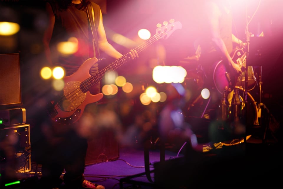 Música, escenario, banda musical, micrófonos, MundoNow