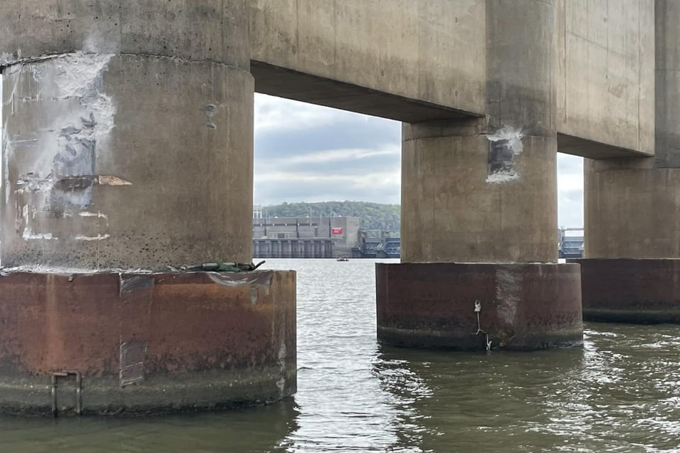 Barcaza golpea puente en Oklahoma, Río Arkansas, Barcaza, Accidente, Estados Unidos