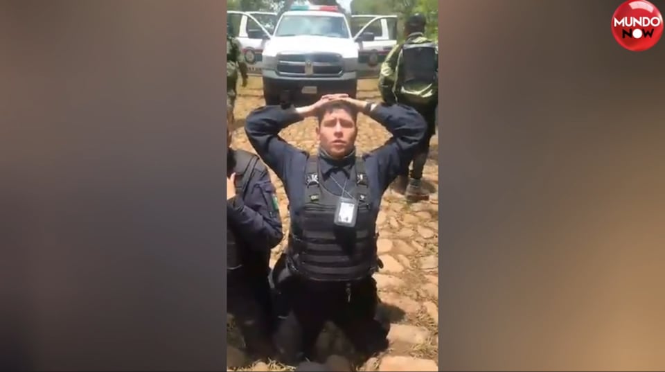 indefenso, capturado, preguntas, criminal, policial,