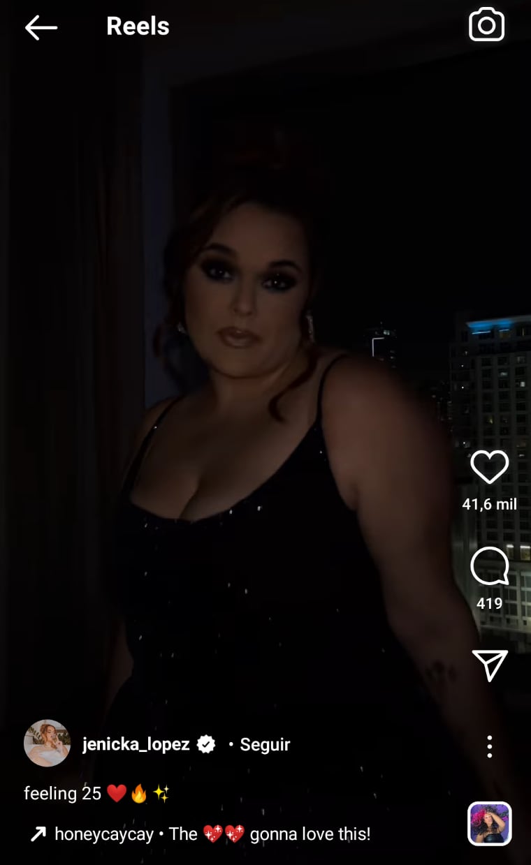 Jenicka Lopez sexy dress