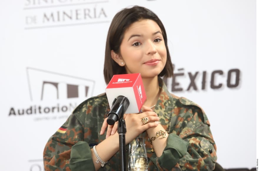 "I don't have a boyfriend", says Angela Aguilar