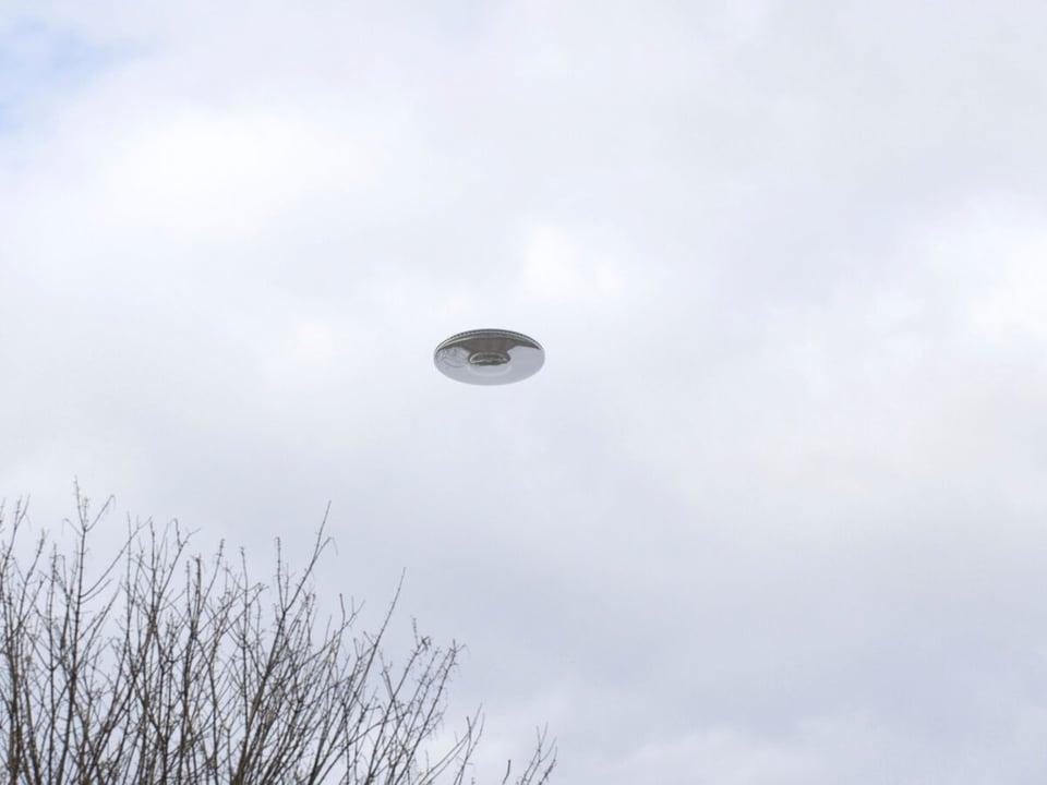 UFO, Sky, Clouds, MundoNow, Ana Luisa Cid