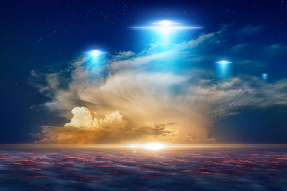 UFOS, Clouds, MundoNow, Podcast, Huella OVNI