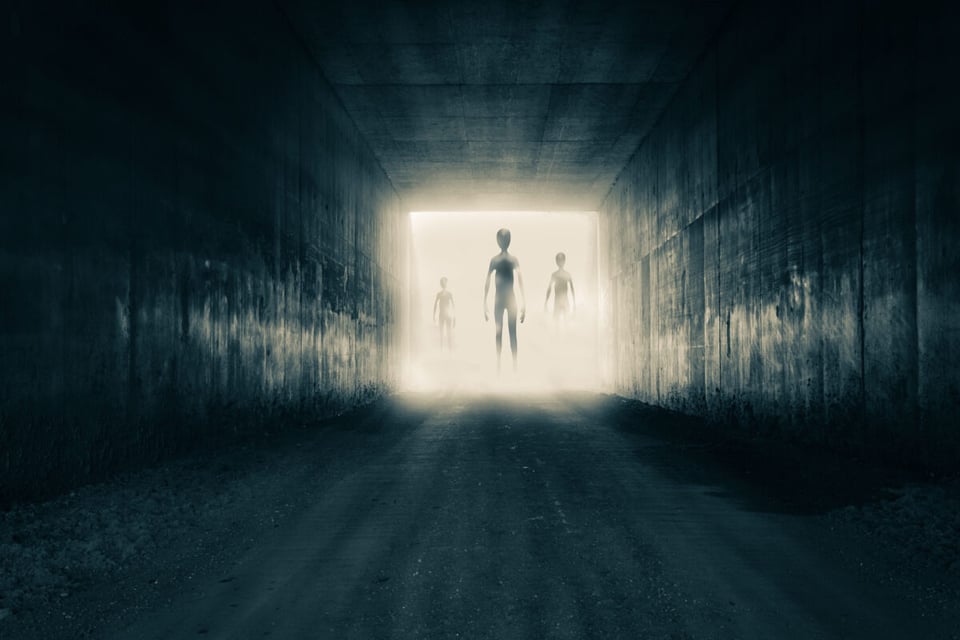 Aliens, Space, Door, Concordia, MundoNow