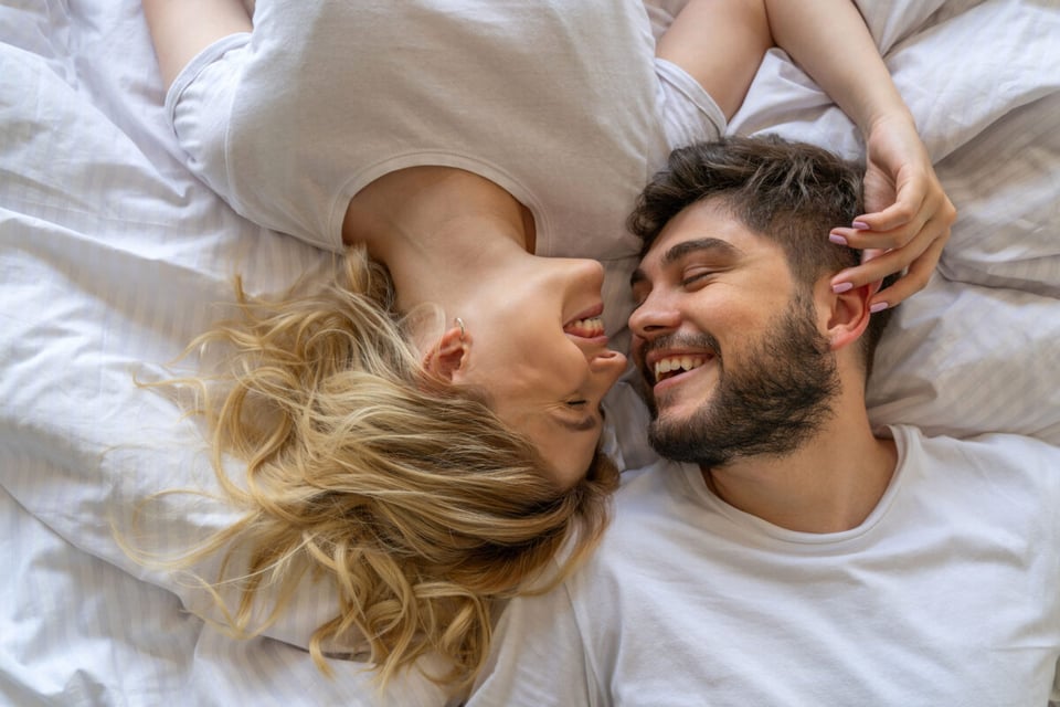 Happiness, Kisses, Bed, Couple, MundoNow