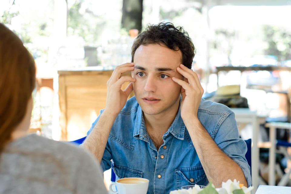 Worried Man, Needy, Woman, MundoNow, Podcast