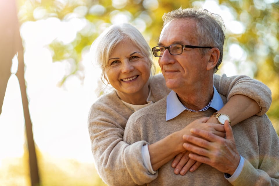 Older couple, Joy, Sunset, MundoNow, Podcast