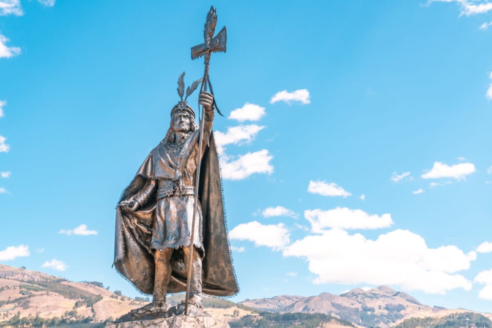 Estatua de jefe Inca