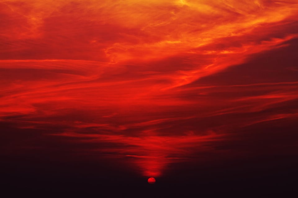 Sol rojo, Cielo, Nubes, clima más extraño, fenómenos, fenómenos meteorológicos más extraños