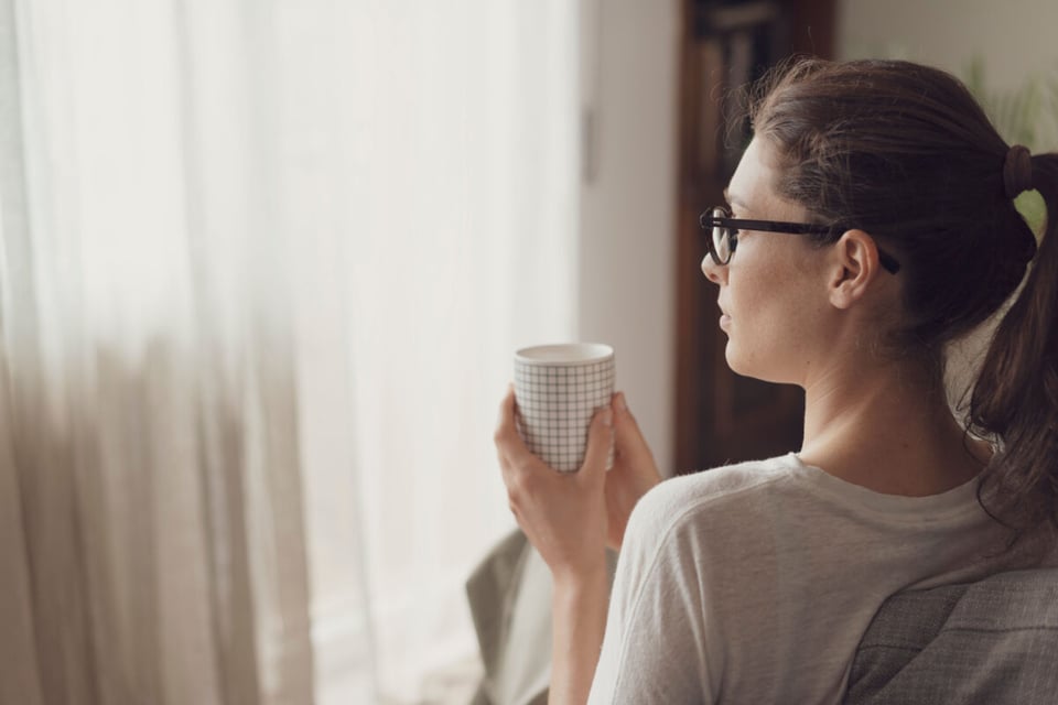 Woman thinking, Tea, Glasses, Overcome, MundoNow