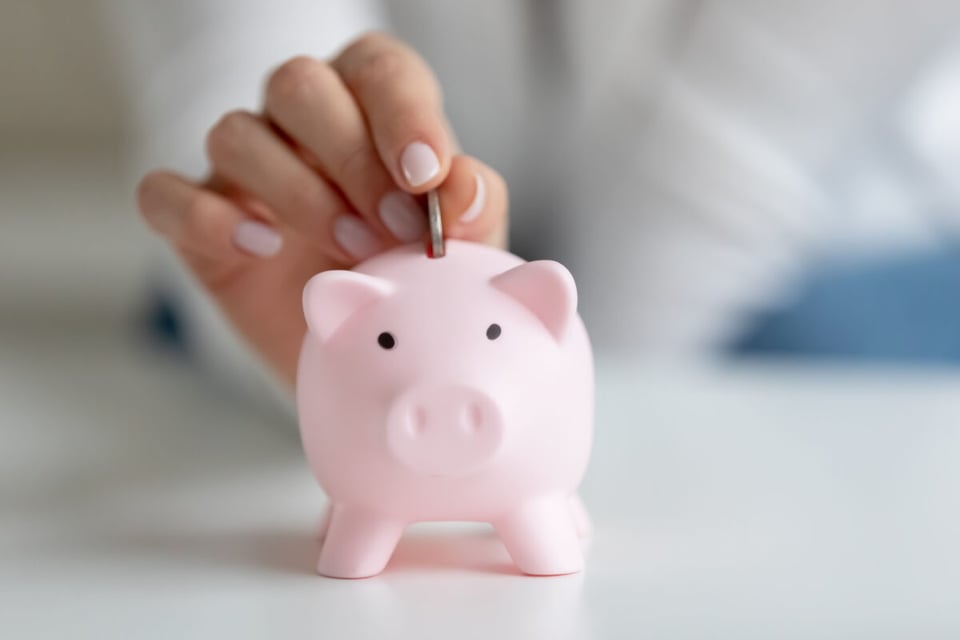 Little Pig, Coins, Savings, MundoNow, Relationship