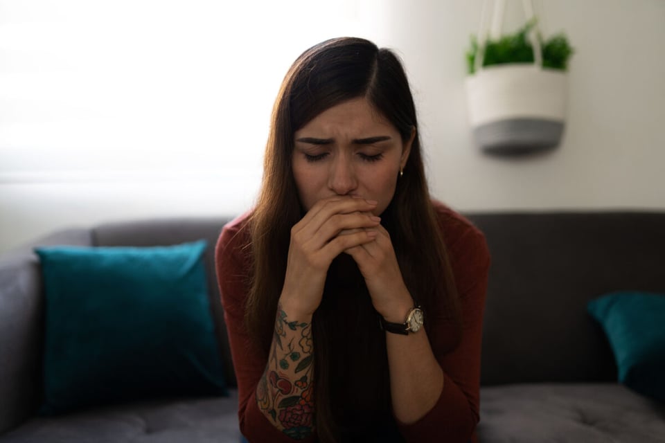Infidelity, Crying, Woman, MundoNow, Podcast