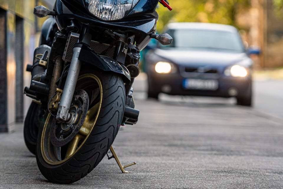 Motocicleta, Carro, Carretera, MundoNow, Podcast