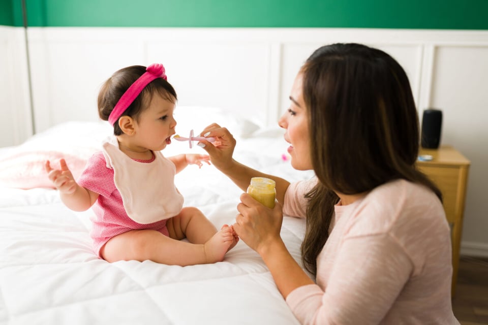 Daughter, Child, Woman, MundoNow, Podcast