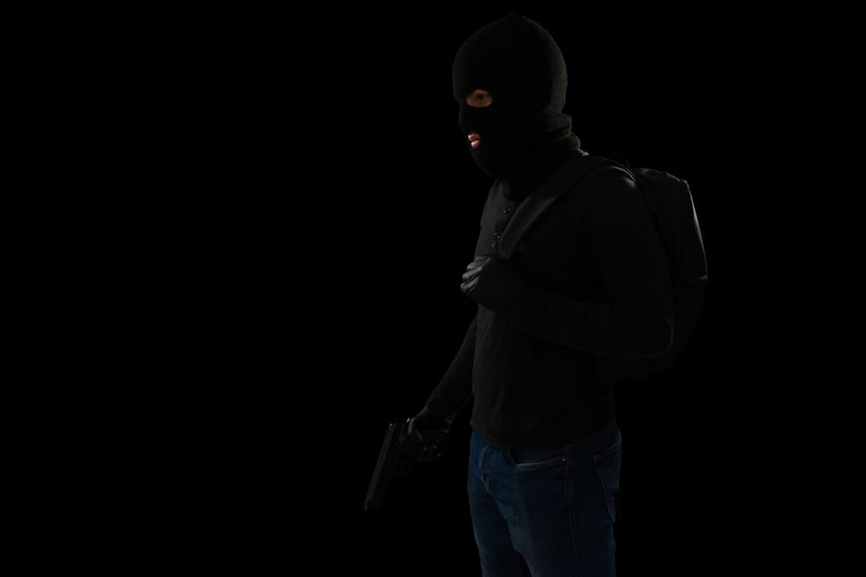 Thief, Theft, Problems, MundoNow, Podcast