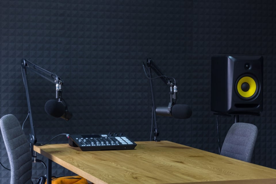 Studio, Radio, Computer, MundoNow, Podcast
