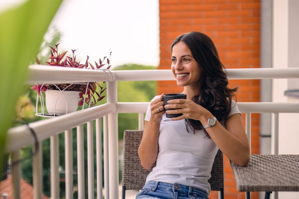Girl, Relaxation, Sky, MundoNow, Podcast