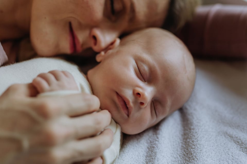Child, Sleeping, Mother, MundoNow, Podcast