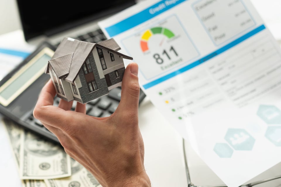 Credit score, House, Documents, Hand, MundoNow