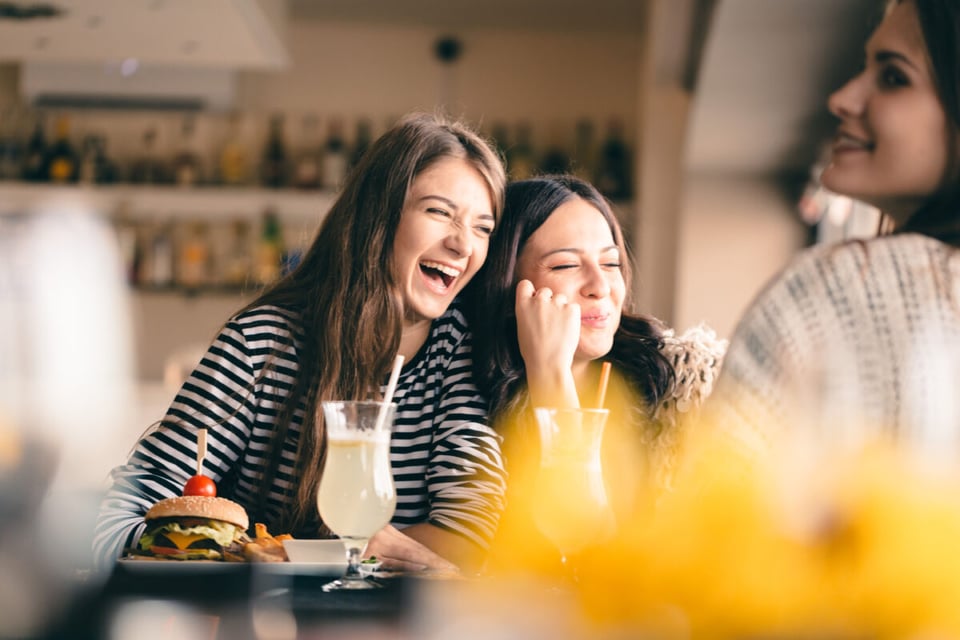 Friendship, Women, Lunch, MundoNow, Podcast