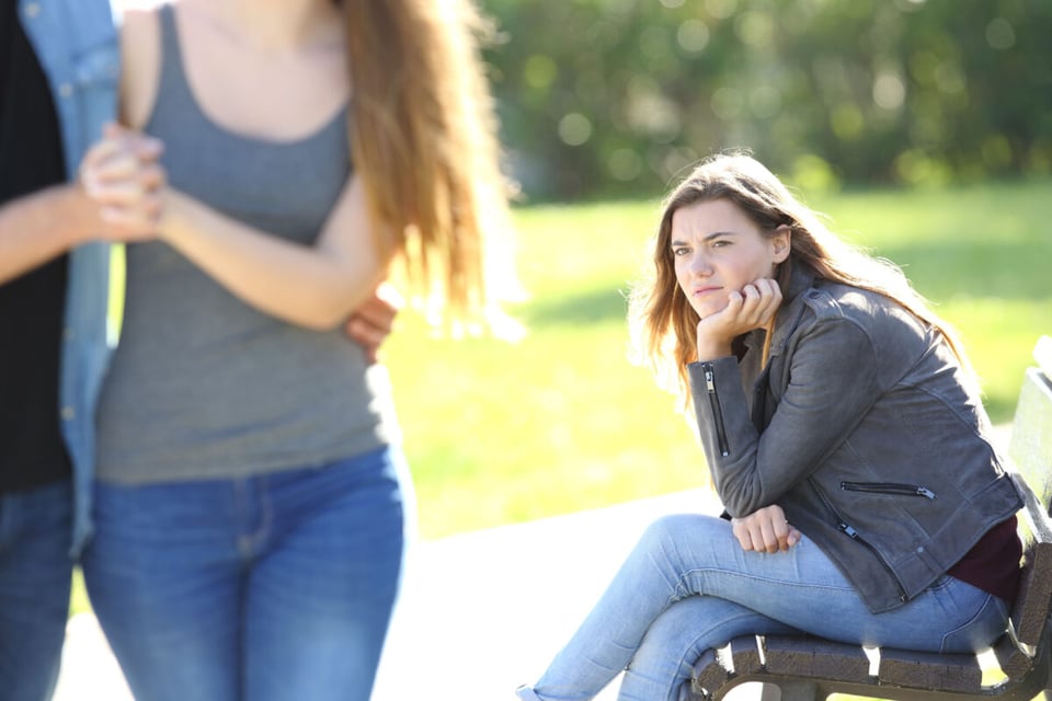 Single woman, Partners, Peace, MundoNow, Podcast