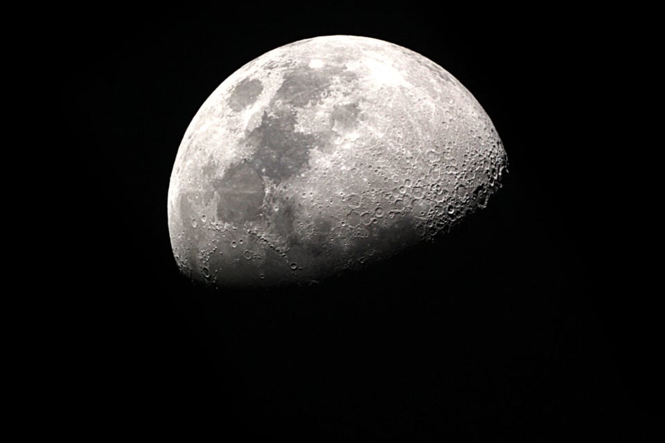 Moon, MundoNow, Podcast, Huella OVNI, Night