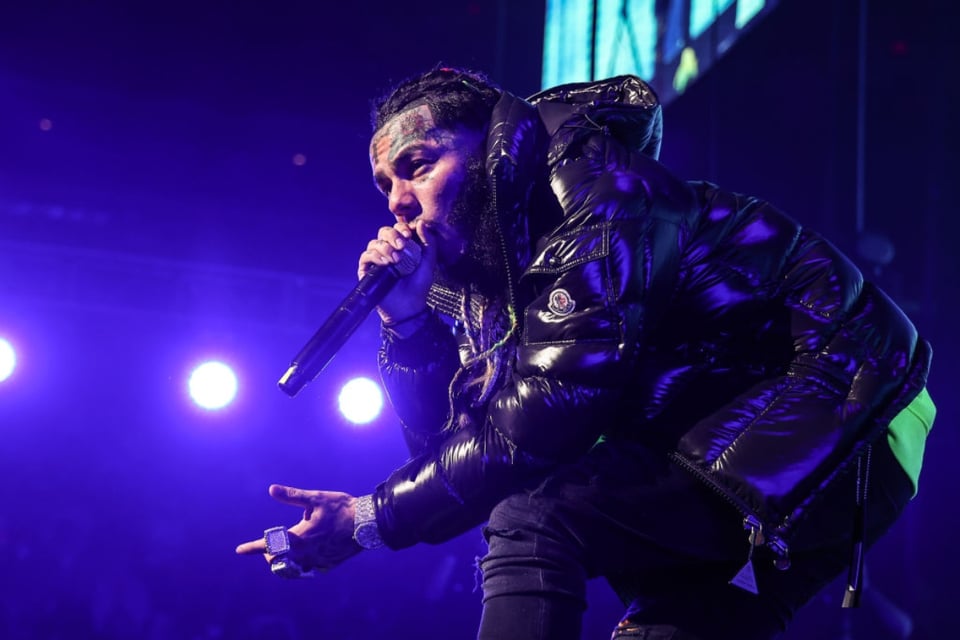  attacks, social networks, Anuel AA, USA, song