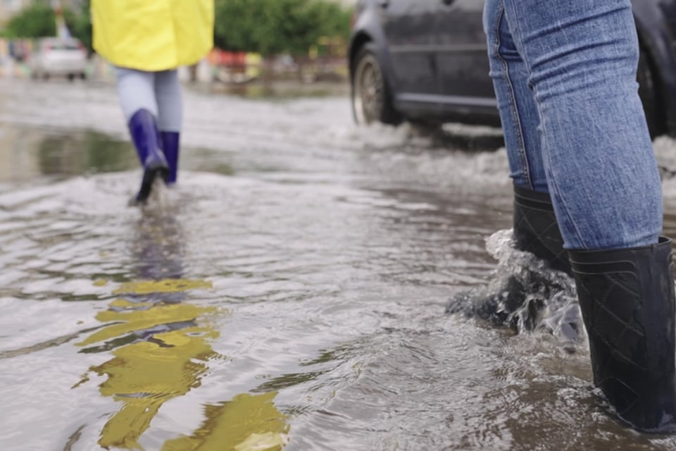 lluvias intensas, ráfagas de viento, tornados, alerta, mundonow