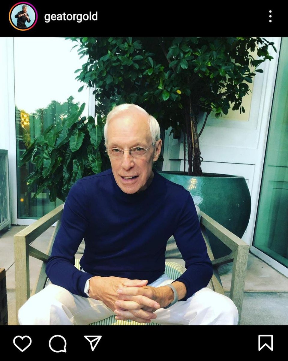 Jerry Blavat se desempeñó como DJ y locutor que lo llevó a tener apariciones en programas de televisión y ser amigo de Frank Sinatra