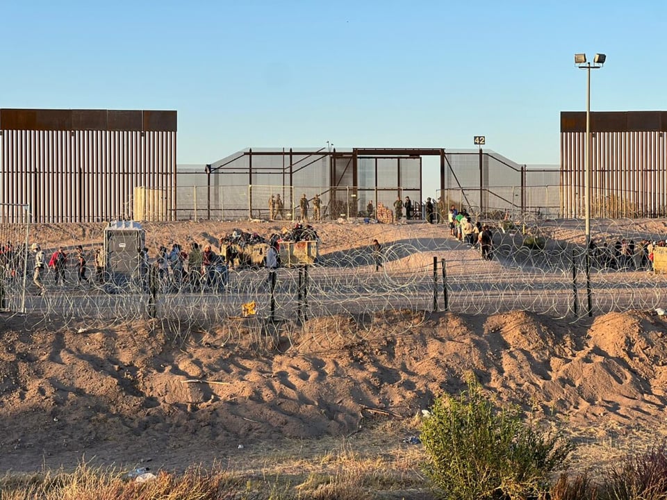 Ron DeSantis promises in campaign that he will close the border with a wall