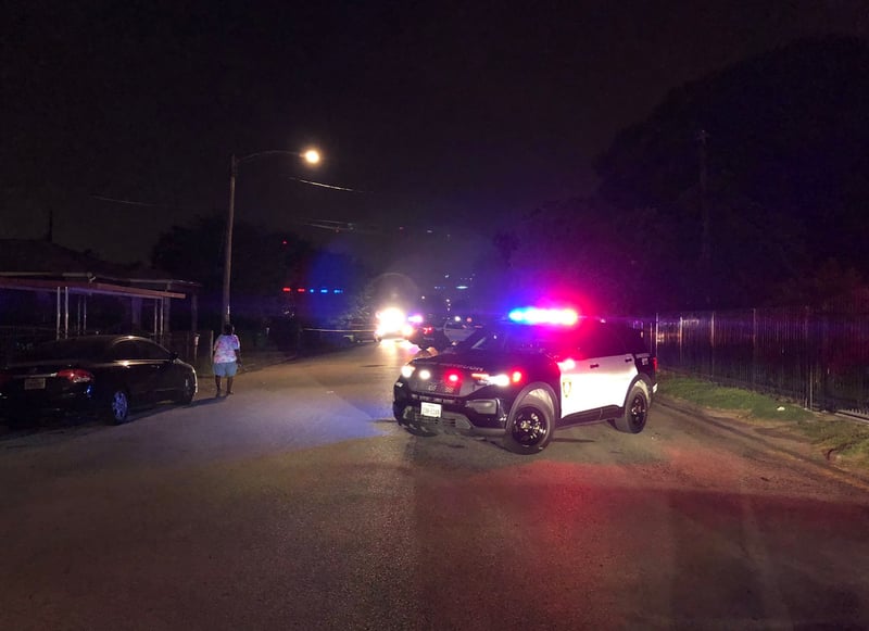 Los vecinos ven correr a un hispano por la calle